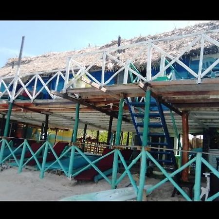 Hostal פלאיה בלנקה מראה חיצוני תמונה