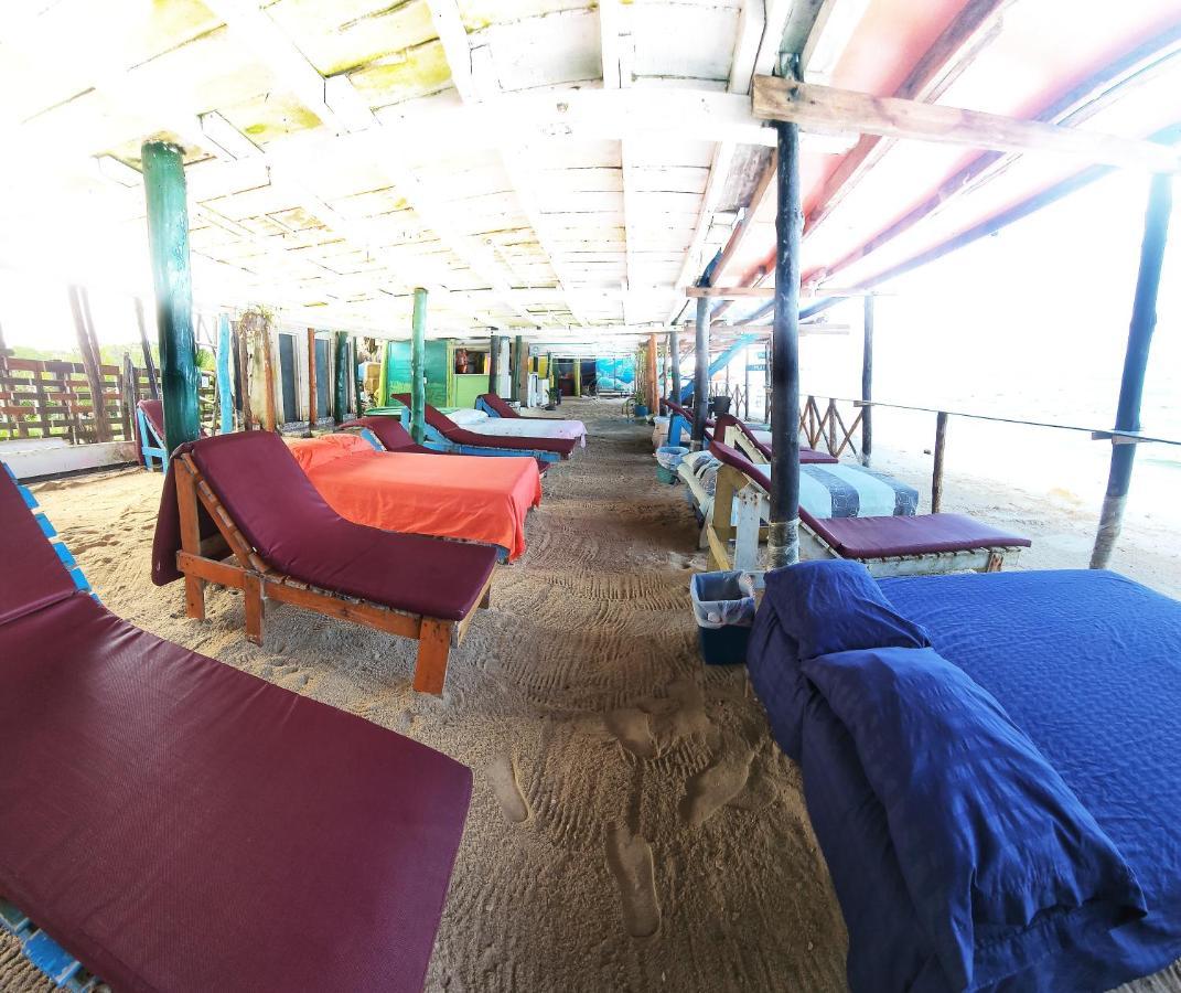 Hostal פלאיה בלנקה מראה חיצוני תמונה